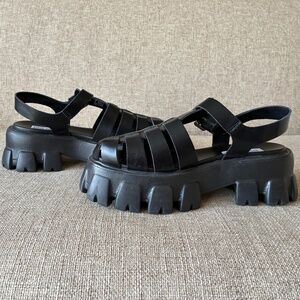Steve Madden Echo Lug Sole Fisherman Sandals 8.5